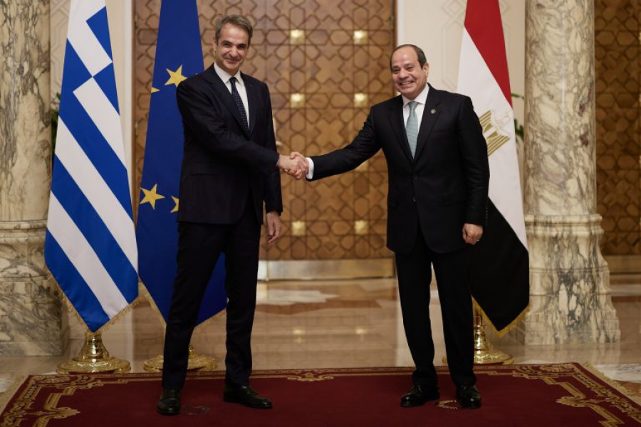 Στο Ελ Αλαμέιν ο Μητσοτάκης – Συνάντηση με Sisi και τριμερής Ελλάδας, Κύπρου και Αιγύπτου