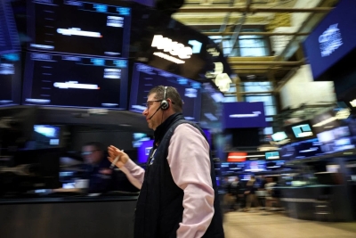 Wall: S&P οδεύει σε ανοδικό κλείσιμο βδομάδας - Άνοδος άνω του 3% για τη SpaceX - Η OpenAI στοχεύει σε έσοδα άνω των $70 δισ