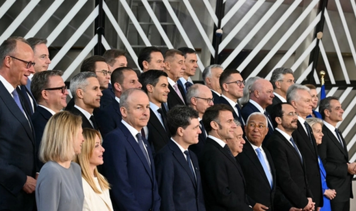 Σύνοδος Κορυφής: Τρίωρη αντιπαράθεση για το κόστος των εκπομπών άνθρακα (Politico) - Νέα σύνοδος στις 16/11