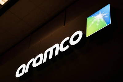 Aramco: Αυξάνει την τιμή ανά βαρέλι σε Μεσόγειο και Ευρώπη από Νοέμβριο και τη μειώνει στην Ασία