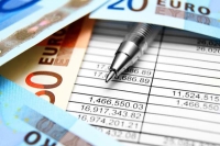 Προσχέδιο προϋπολογισμού: Ανάπτυξη 2% το 2026 και 2,3% το 2027 - Στο 2,6% ο πληθωρισμός το 2027 - Αύξηση των επενδύσεων κατά 7,9%
