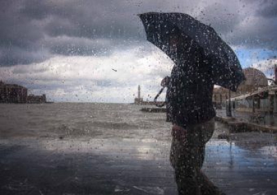 Προβλήματα σε λιμάνια και αεροδρόμια από την κακοκαιρία - Νέες συστάσεις από την Πολιτική Προστασία      