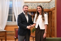 Στο ΠΑΣΟΚ η Μυρτώ Κοροβέση - Η ανακοίνωση Ανδρουλάκη