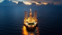 Petronas: Προχωρά στην αξιολόγηση σημαντικής ανακάλυψης πετρελαίου στα ανοικτά της Μαλαισίας (Oil Price)