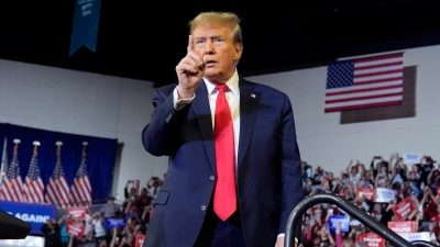 O Trump κουνάει το δάχτυλο στην Ευρώπη: 
