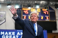 Ο Trump διευρύνει την πρόσβαση σε αφορολόγητο πετρέλαιο κίνησης (Reuters)
