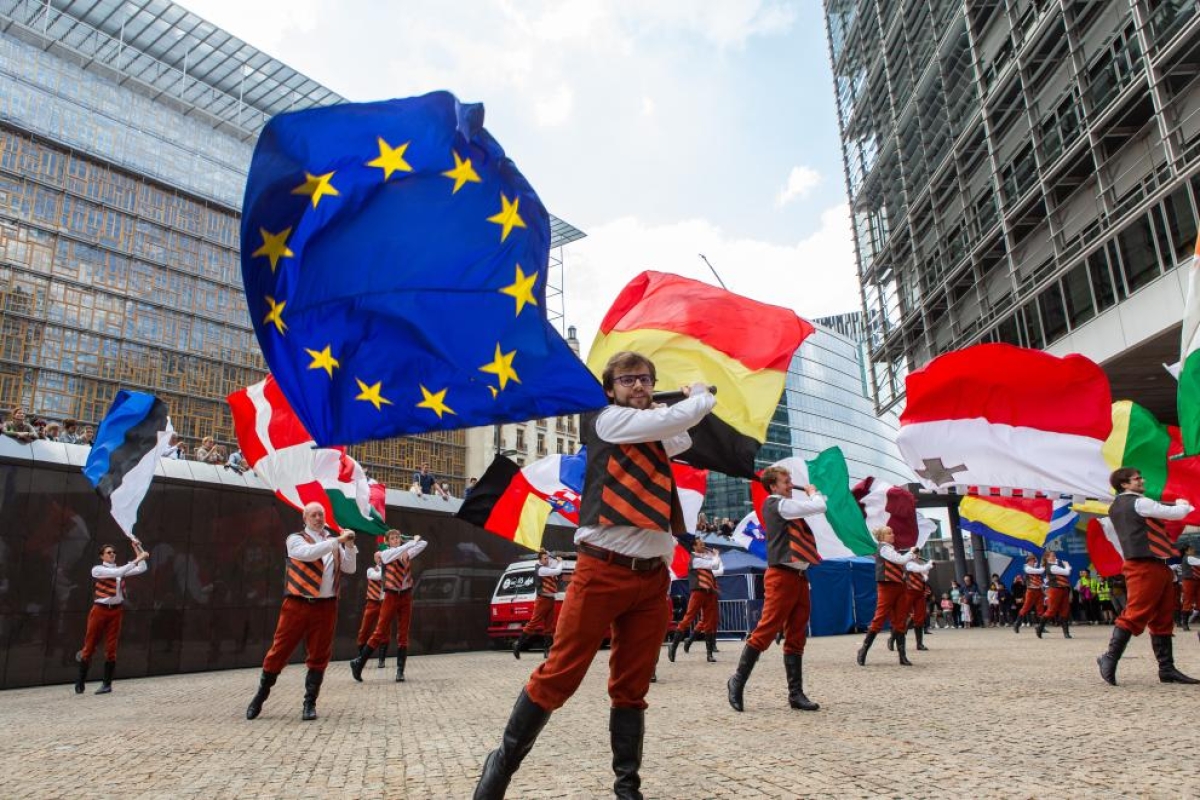 ΕΕ: Εξετάζει παρά τις αντιδράσεις σχέδιο αμυντικής ενίσχυσης σε περίπτωση υβριδικού πολέμου