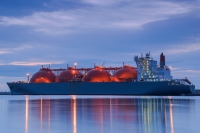IEF: Η παγκόσμια αγορά LNG οδεύει προς τα 800 δισ. κυβικά μέτρα έως το 2031 – Κρίσιμος ο ρόλος του Ορμούζ