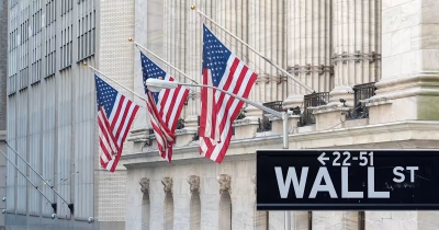 Fed: Σταθερά τα επιτόκια με 9-3 ψήφους - Μαζεύουν S&P και NASDAQ  - Πτώση 6% στην Caterpillar